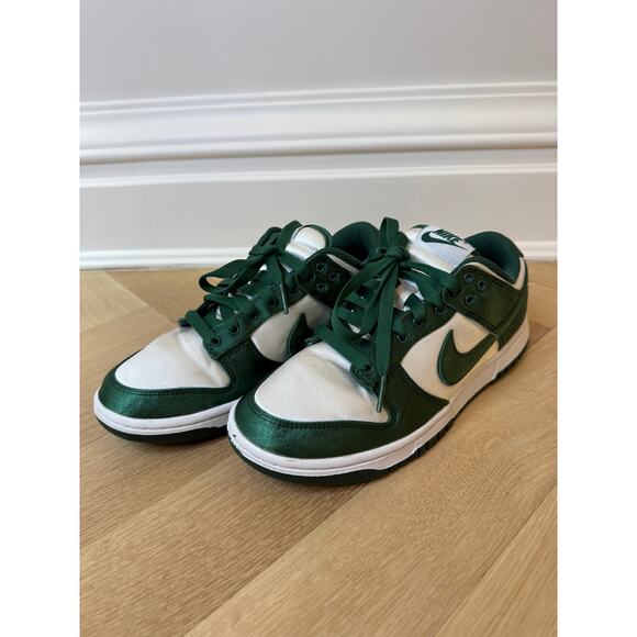 NIKE- Dunk Low Varsity Satin Green and White - US 7 - Picture 3 of 14